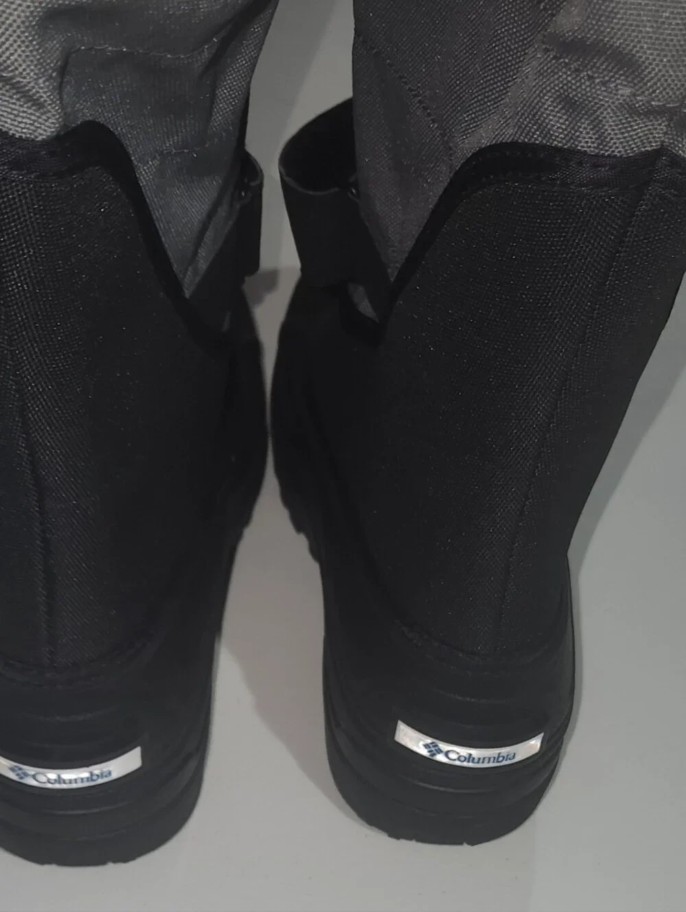 Columbia Kids Black and Gray Insulated Snow Boots Size 7